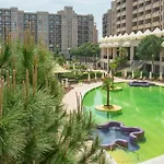 Royal Beach Apartments *