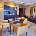Royal Beach Apartments *