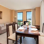 Royal Beach Apartments *