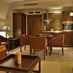 Royal Beach Apartments *