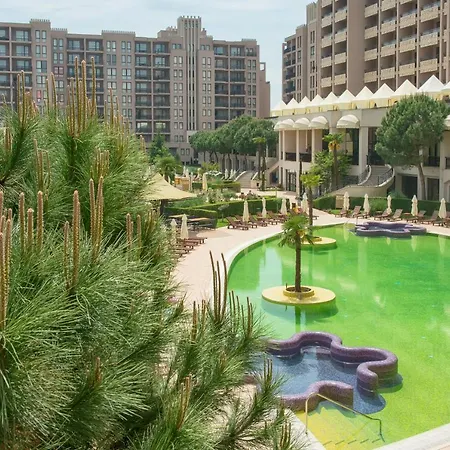 Royal Beach Apartments *