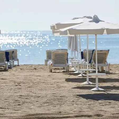 Royal Beach Apartments *