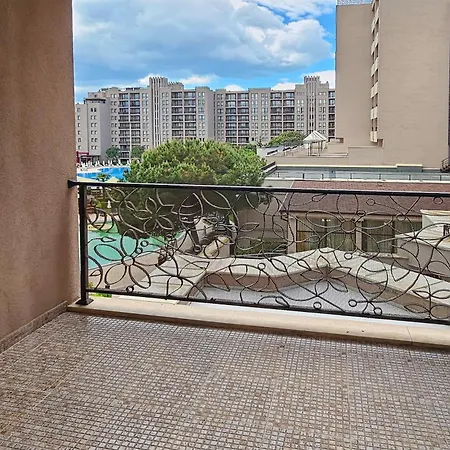 Apartment Royal Beach Apartments *