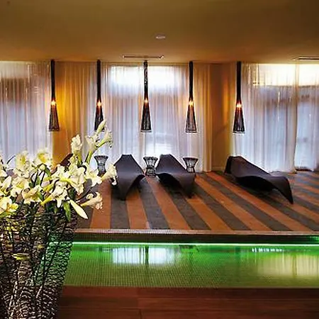 Royal Beach Apartments *