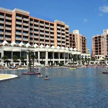 Royal Beach Apartments *