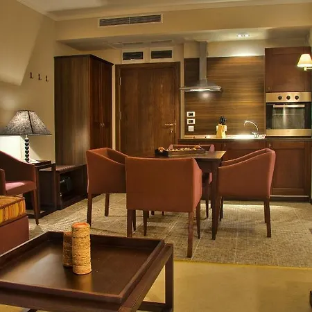 Royal Beach Apartments *